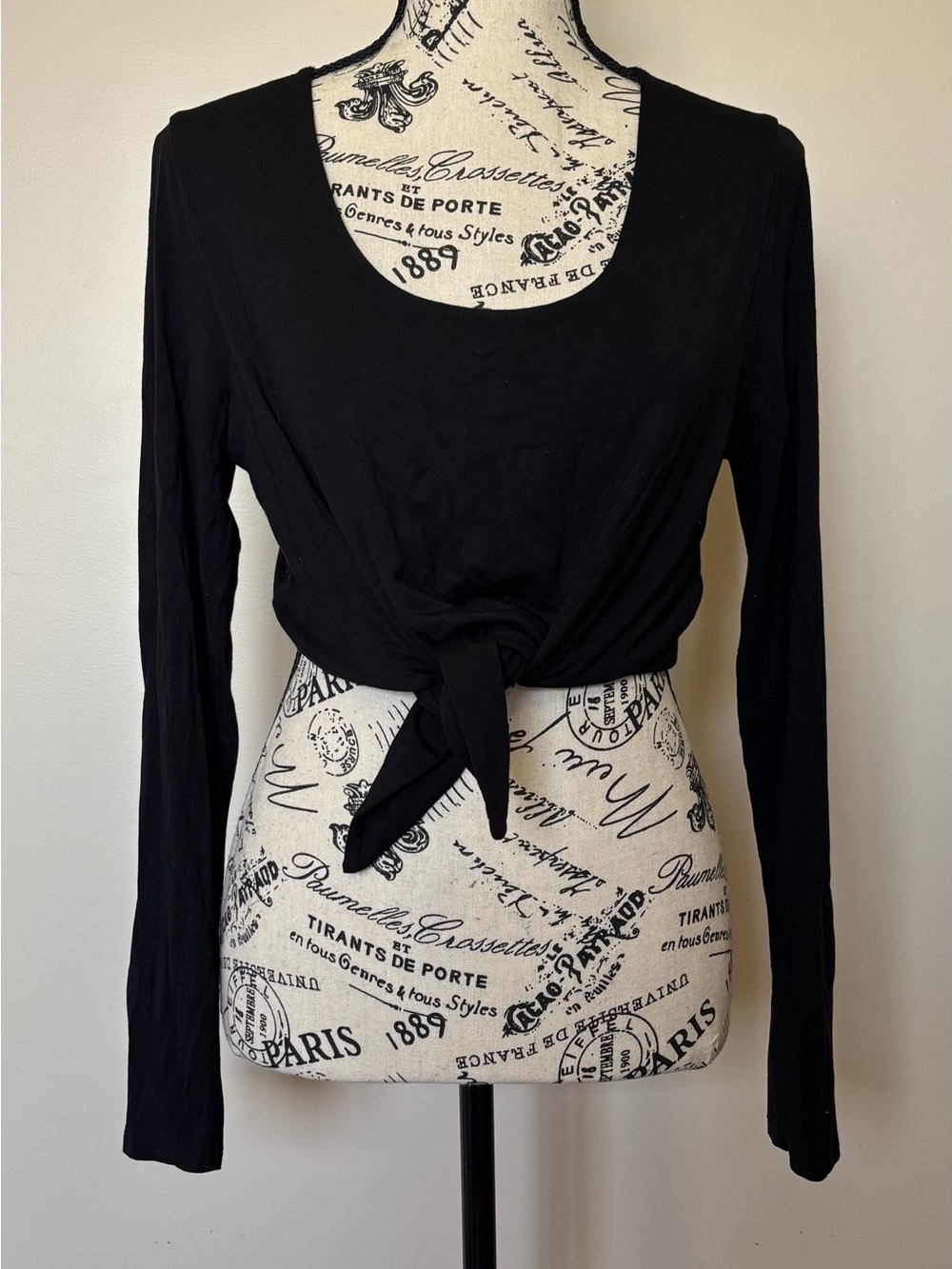Babaton cropped tie front top top size Lg